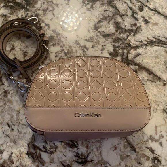 Calvin Klein Camera Crossbody, EUC - Picture 1 of 14